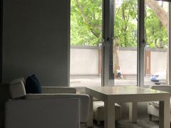 靠窗位-穹六人间 people 6(岳阳路店)
