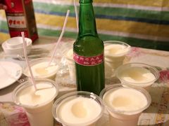 格瓦斯-布尔津河堤夜市
