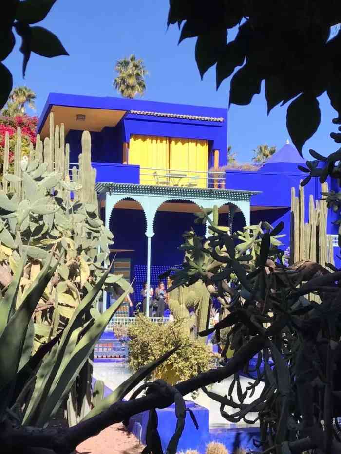 展品都很有艺术气息,蓝色基调的房子很出片,当时恰巧赶上了模特拍片