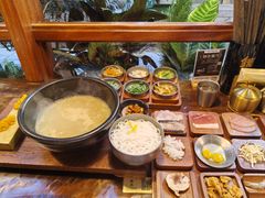 -银米·云南传统过桥米线(双廊黑金冠店)