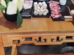 -果松木炭酸菜铜火锅·外婆参鸡汤