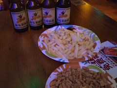 -Helens海伦司小酒馆(上海疁城新天地店)