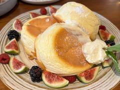 莓果奶油芝士舒芙蕾松饼-UPPER KITCHEN(延安路店)