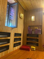 -威思丽高温瑜伽会馆