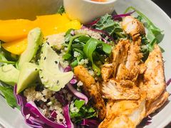 鸡肉牛油果芒果色拉-Wagas(静安嘉里中心店)