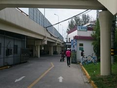 入口-仙霞高尔夫练习场-停车场