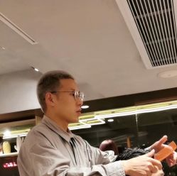 -苏豪路易士·嘉玛发廊