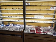 -优医视平价眼镜蔡司依视路折扣工厂店(德胜门店)