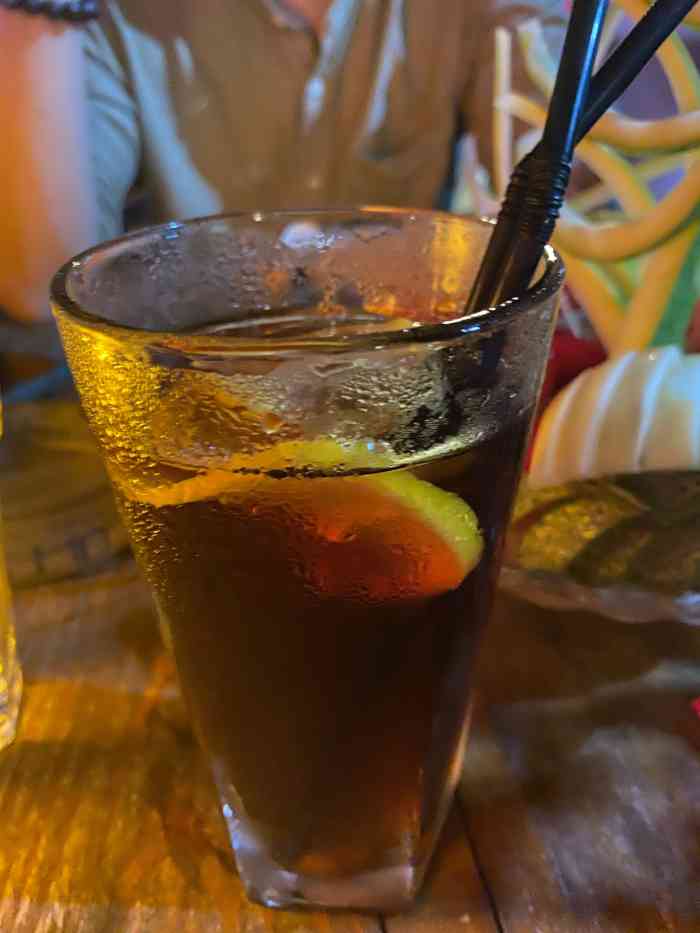 不喝酒居然跑去(魔王酒吧)