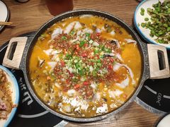 -山城外·非遗酸菜鱼(财富中心店)