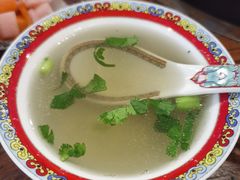 -毛辣果·贵州红酸汤牛肉火锅(西单店)