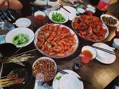 -虾弄弄海派小龙虾·牛羊蝎子火锅