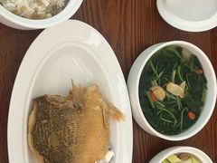 -雪梅月子中心(华侨城店)
