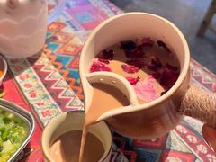 云南鲜煮鲜花奶茶-火塘云南烧烤大排档