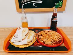 -十三朝牛馍王擀面皮(骡马市店)