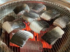 -围炉肉舍丹东海鲜烤肉·烤活鳗(步行街店)