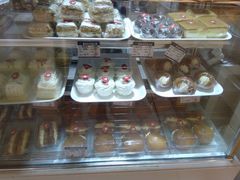 -白玉兰食品甜凤店(合生汇店)