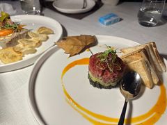 牛肉塔塔配牛油果黑橄榄酱-Solo(衡山路店)