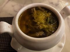 金丝皇菊炖乳鸽汤-玉丰国际酒店·玉宴中餐厅