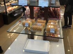 面包甜点陈列柜-红宝石·鲜奶小方·海派西点房(浦三店)