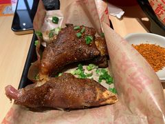 焦香烤猪蹄-遇见小面(东方宝泰店)