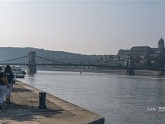 -多瑙河畔鞋履雕塑