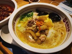 -呷佬·长沙手工米粉(金沙江路店)