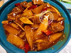 萝卜牛腩煲-鹿港小镇(霄云店)