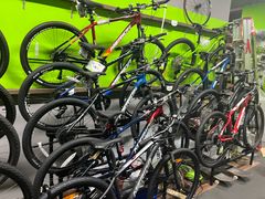 -道路口单车爱瓦士dahon大行