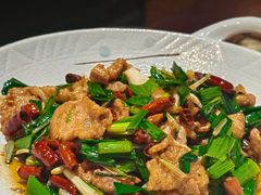 宣威小炒肉-蔼若春.传承三十年云南菜(金碧公园店)