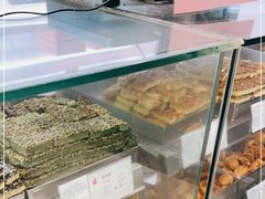 面包甜点陈列柜-上海哈尔滨食品厂(淮海中路店)
