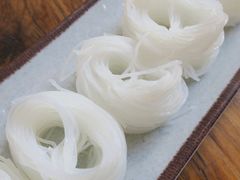 -毛辣果·贵州红酸汤牛肉火锅(西单店)