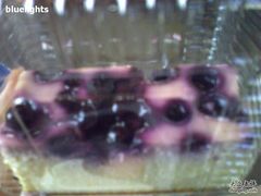 打包盒内的蓝梅cheese-榖屋house of flour(张江首店)