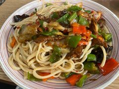 -歹歹的加个面过油肉拌面