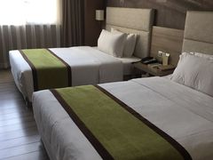 -西安大雁塔科技大学地铁站亚朵酒店