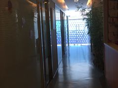 -瑞尔齿科(上海长风大悦城店)