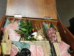 -山川小町·极番烧肉(新地假日广场店)