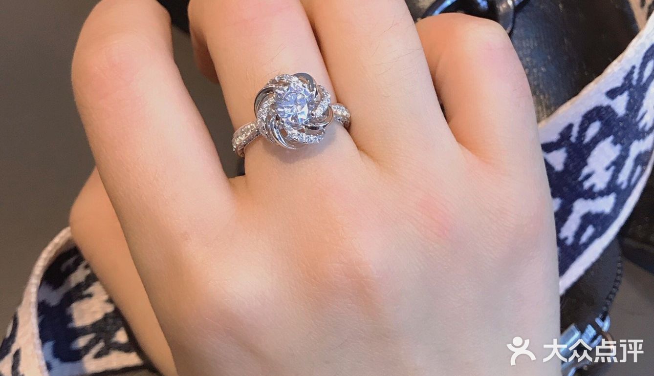 6.7w出头拿下一克拉真金💍，我不管，一定要分享给姐妹们！