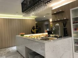 -CE·专业蛋白•羽毛接发·潮色烫染品牌店