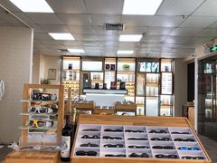 -LOGO眼镜·蔡司品牌折扣店(龙华清湖店)