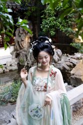 -一揽芳华汉服旗袍体验馆(拙政园店)