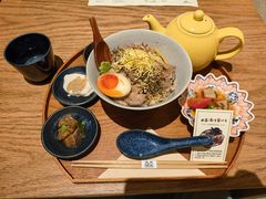 -啢啢茶寮(芳华横街店)