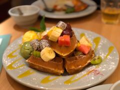 水果华夫饼-Lia Cafe Bar Restaurant松山咖啡屋