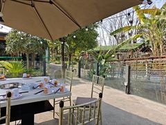 -茅草房·河畔园林火锅