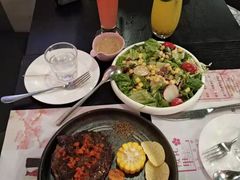 -樱花里音乐餐吧·牛扒椰子鸡(东圃店)
