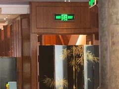 -八府香鸭·啫啫煲(华山路店)