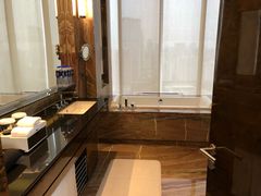 -广州天河希尔顿酒店