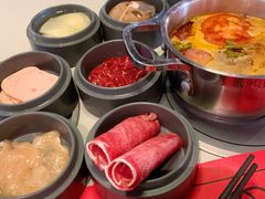 番茄酸汤锅底-壹小馆.皇城老妈(成都太古里店)