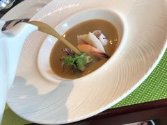 -香格里拉鱼跃地中海西餐厅·牛排披萨