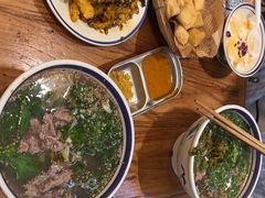 -云阿蛮云南生烫牛肉米线(奉贤路店)